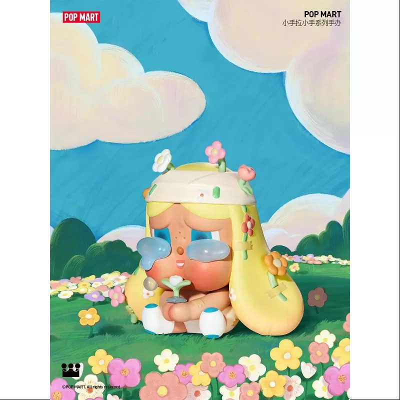 Crybaby Pop Mart Hand in Hand Serie Falling for the Bloom Crybaby