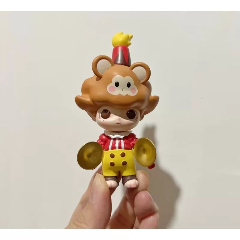 DIMOO Midnight Circus Series Instrumentalist