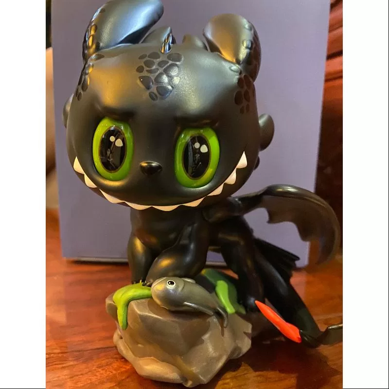 Labubu Die Monster Drachenzähmen leicht gemacht Schwarze Figur LIMITIERT