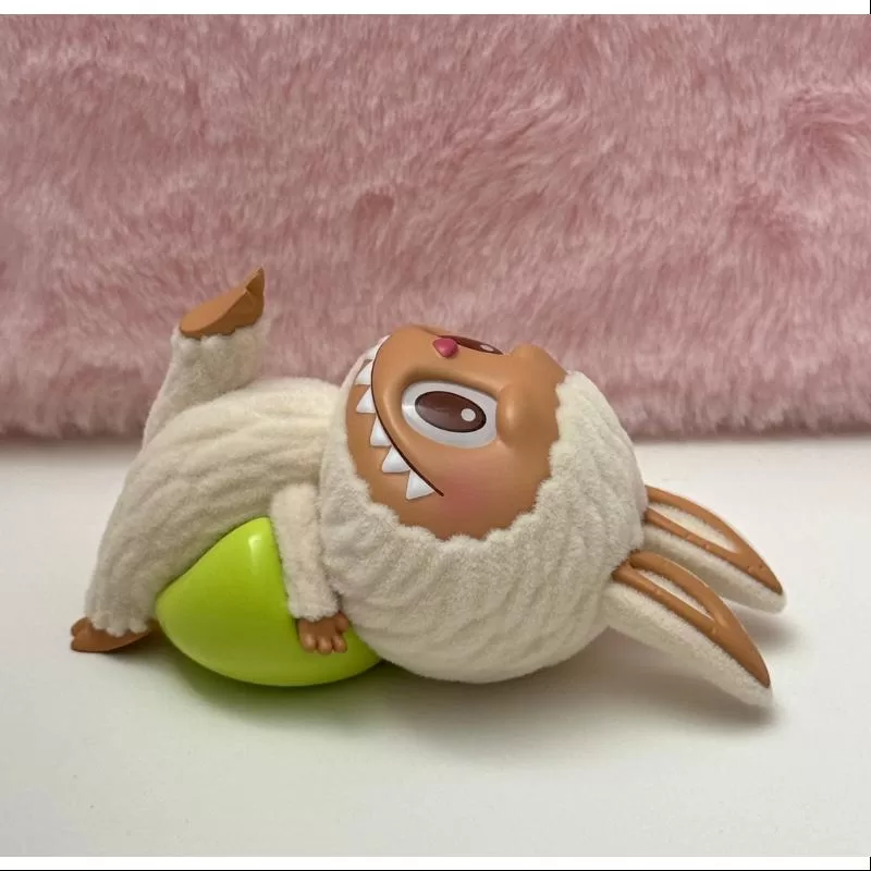 Labubu Die Monster Lazy Yoga Serie Leg dich hin