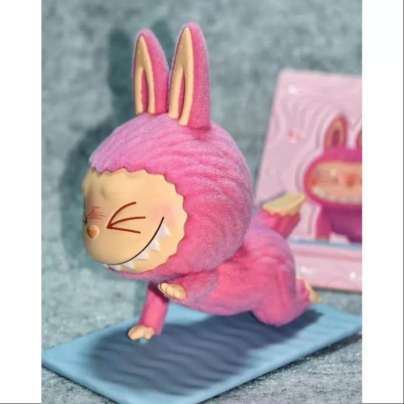Labubu Die Monster Lazy Yoga Serie Schwitzen
