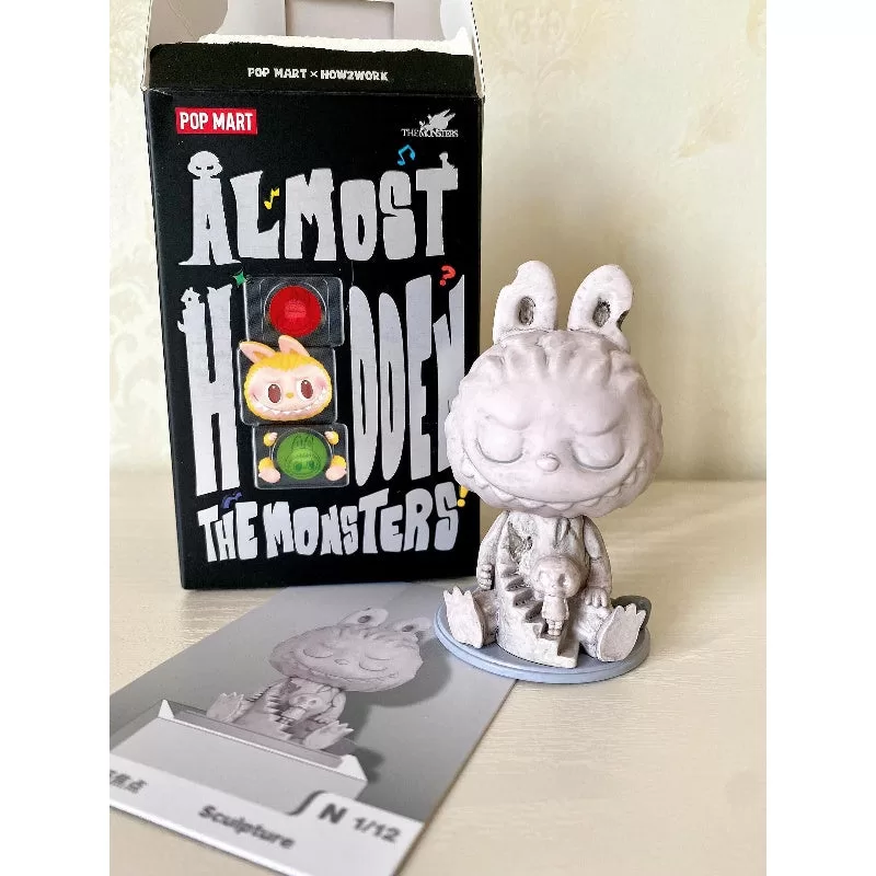 Labubu Skulptur der Serie „Die fast versteckten Monster“