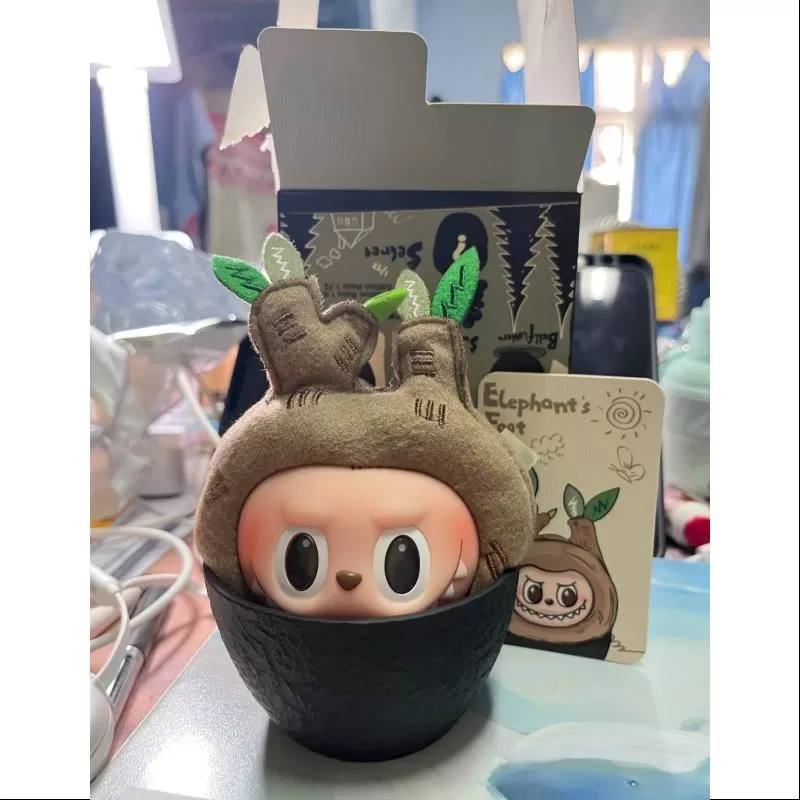 Labubu THE MONSTERS NAUGHTY PLANTS Vinyl Face Series Elefantenfuß