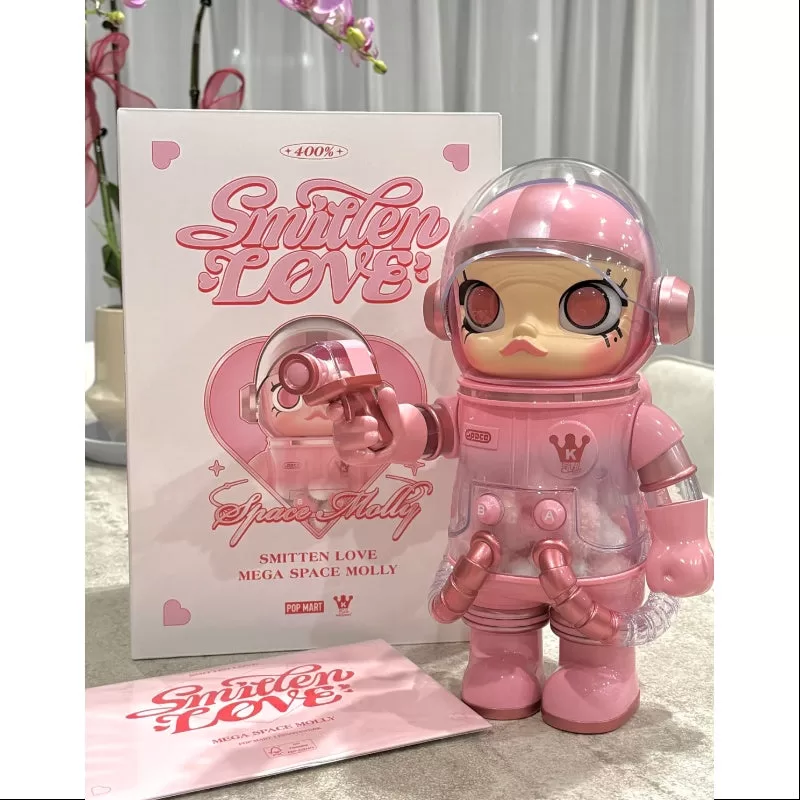 MEGA SPACE MOLLY 400% Smitten Love 2025 Limitierte Auflage
