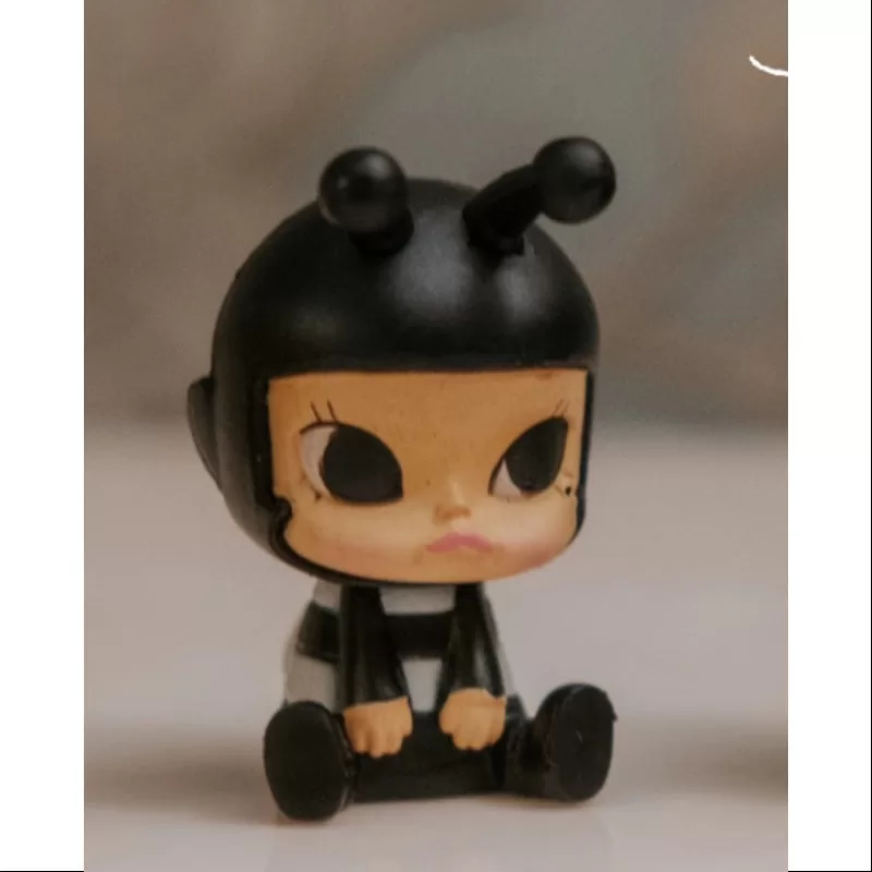 MOLLY Baby Molly Serie 2 Biene Schwarze Augen