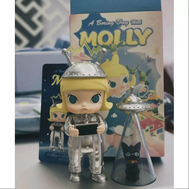MOLLY Ein langweiliger Tag mit Molly Serie geheime GRÜSSE VOM MEOW PLANETEN (1/144)