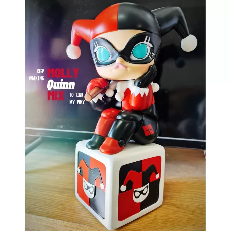MOLLY Harley Quinn Rot 2019 Limitierte Auflage MOLLY Harley Quinn Rot 2019 Limitierte Auflage