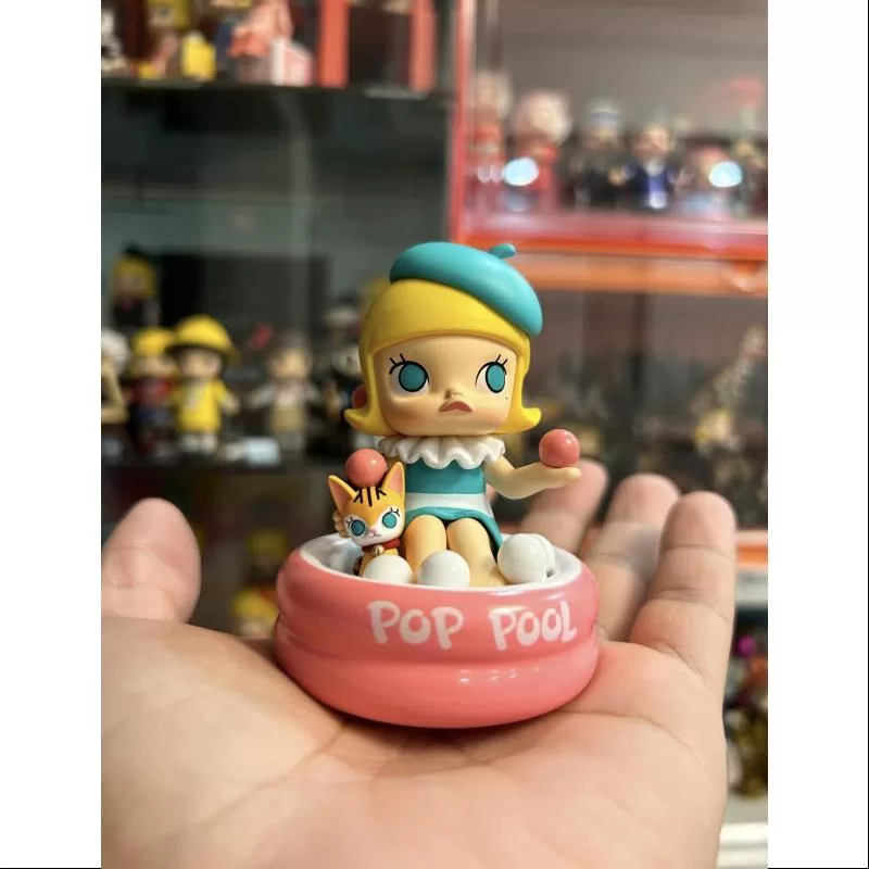MOLLY Pop Mart-Treffen im MOLLY-Wellenbad der Pop Land Series